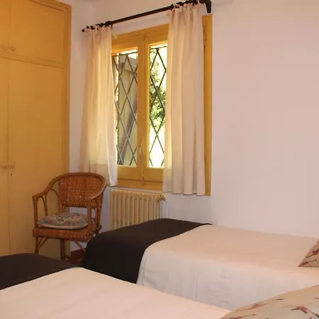 Guest house L'ou De Reig 2*